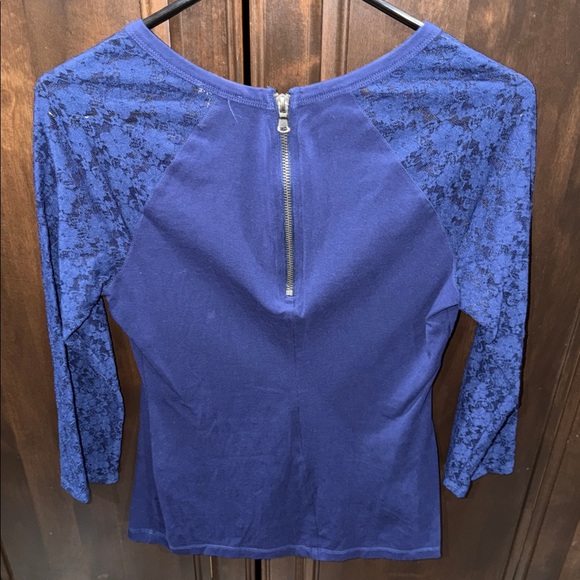 Express Women's Navy Lace Sleeve Long Sleeve Top - Picture 2 of 4